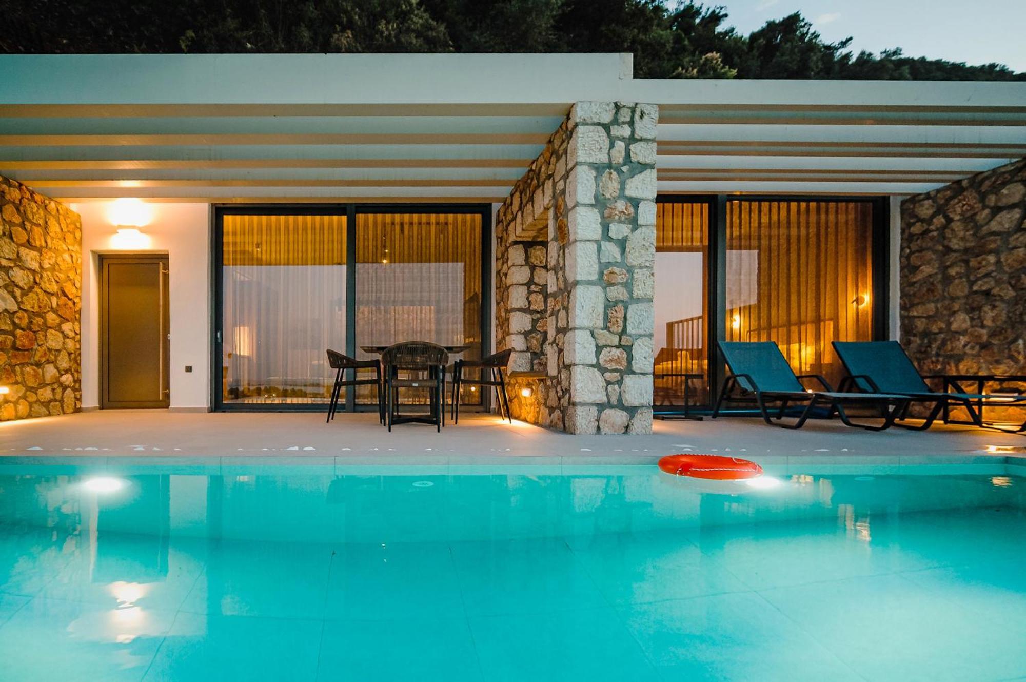 Z 4 Luxury Villas アギオス・イオアニス エクステリア 写真